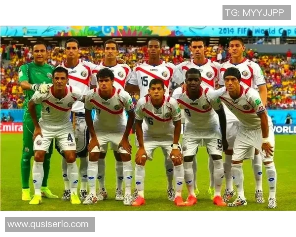 金发长辫足球明星的传奇之路与场上风采的完美结合